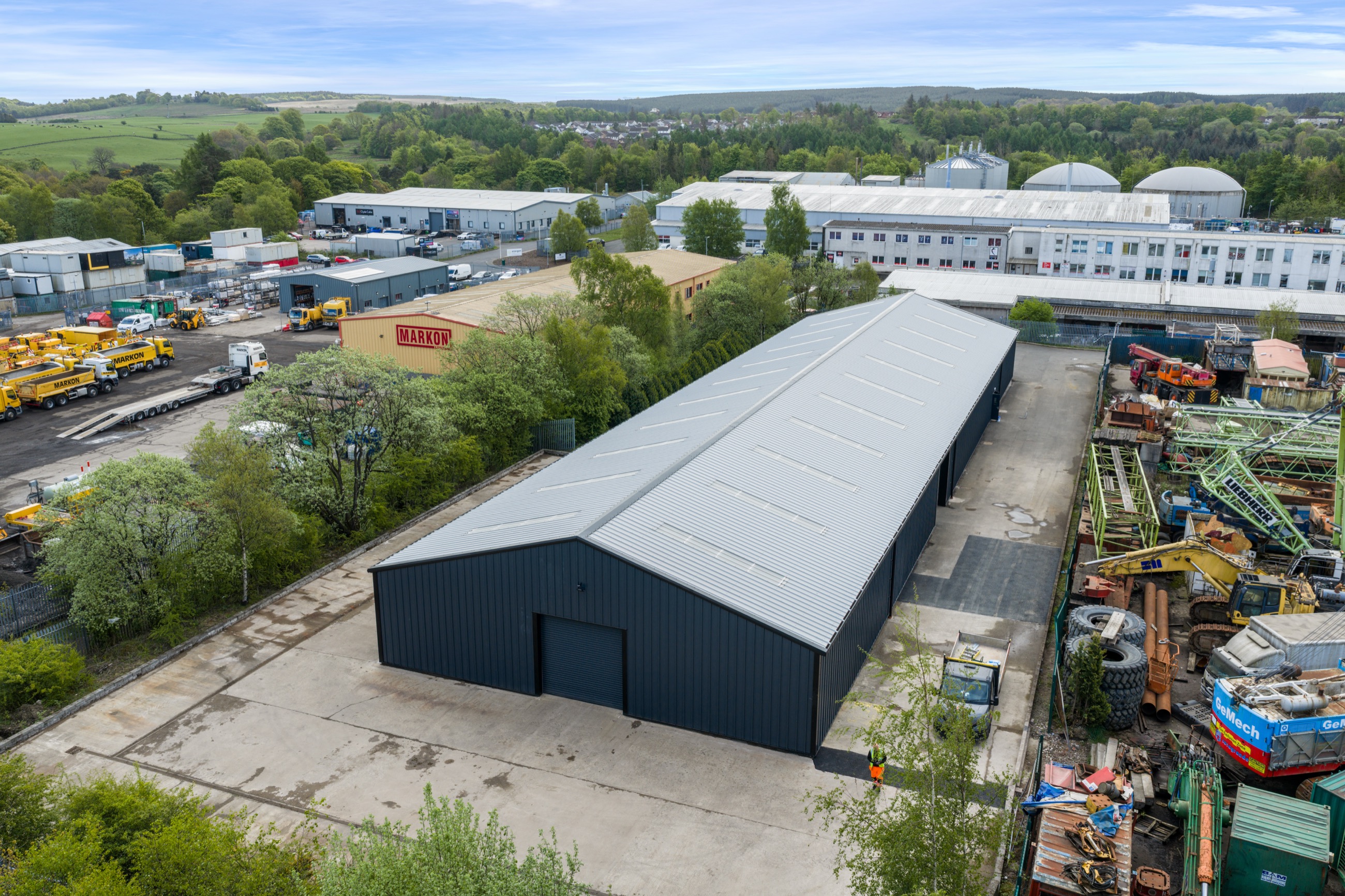 2 Dunnswood Road, Cumbernauld: refurbished industrial warehouse with secure yard